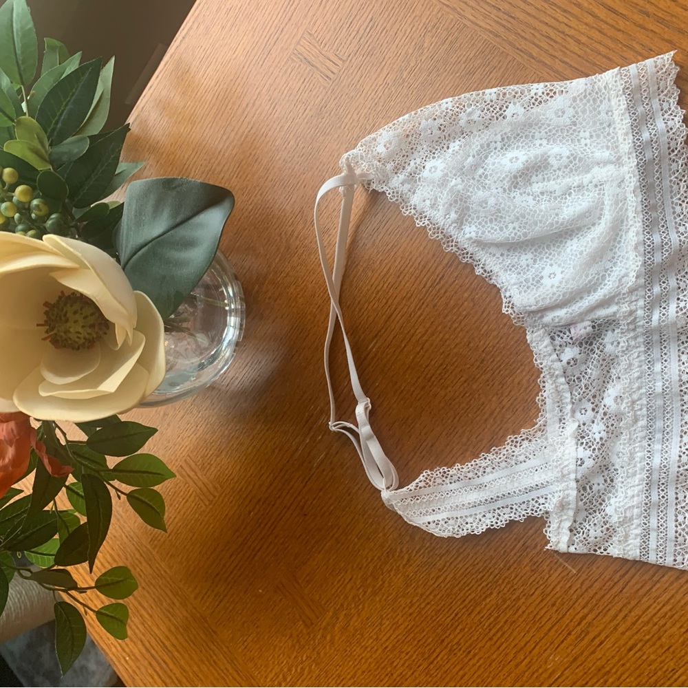 VICTORIA'S SECRET
High-Neck Crochet Lace Bralette - Picture 7 of 12